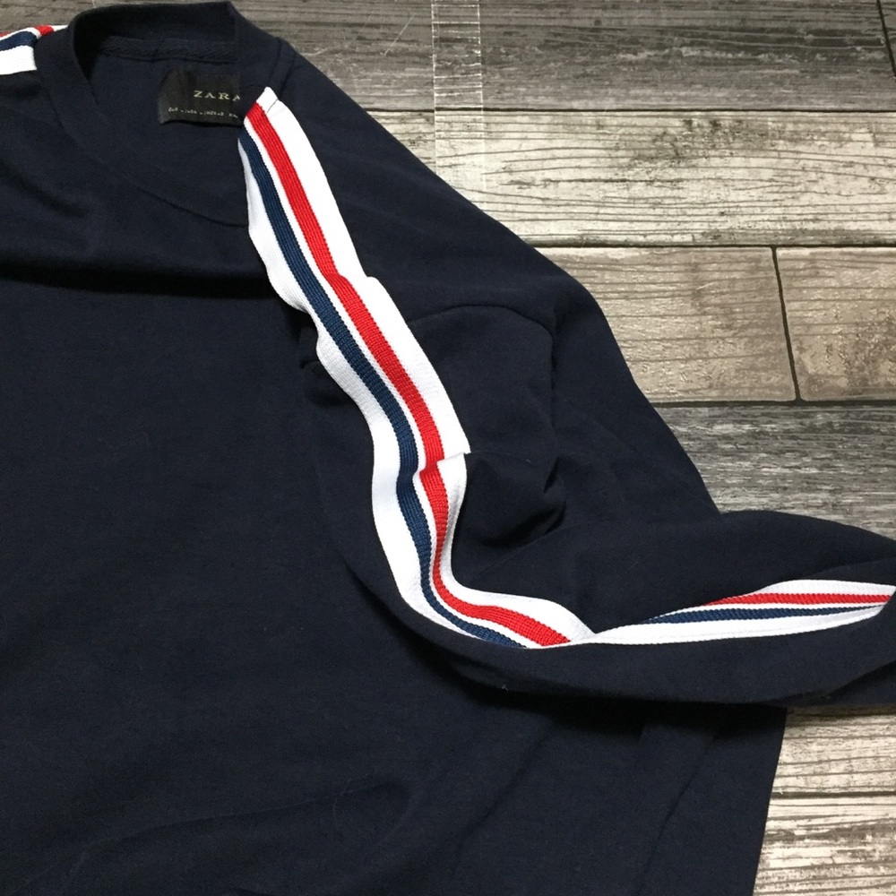 Zara Sweatshirt Men’s L Navy Blue Red Arm Stripe Pullover Fleece Crewneck - Picture 8 of 9